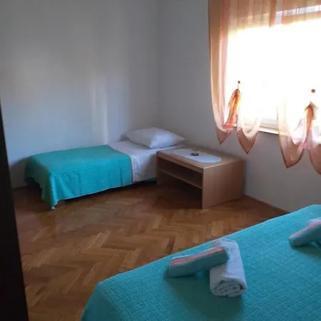 Lori Apartment Pula